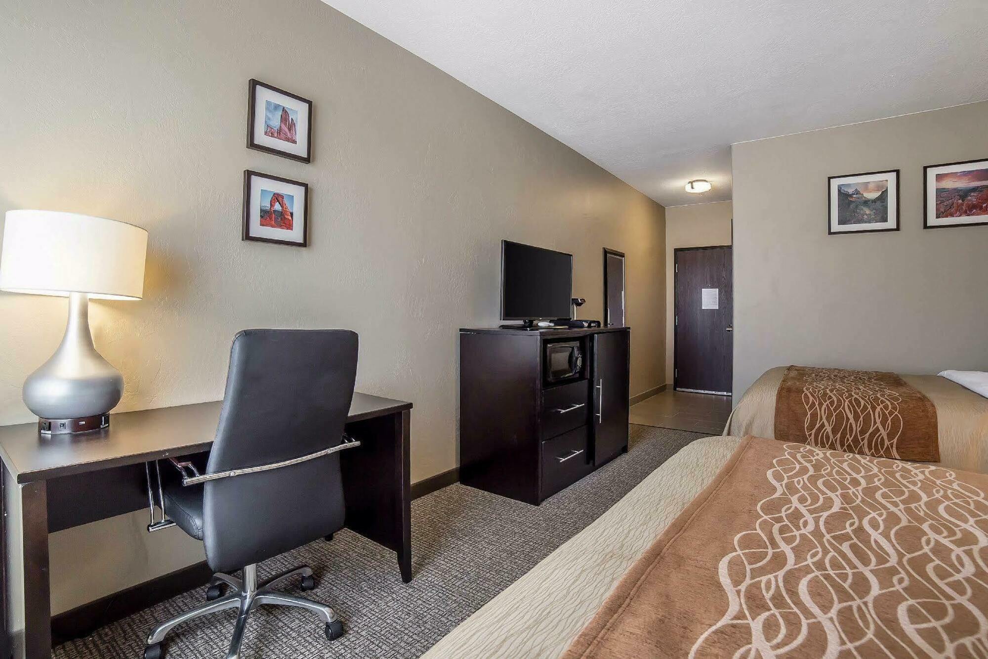 Comfort Inn & Suites Vernal - National Monument Area Exterior photo